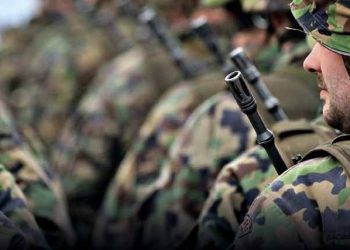 découvrez comment la sécurité sociale climatique agit comme un mécanisme essentiel pour protéger les populations vulnérables face aux impacts du changement climatique, en garantissant un accès équitable aux ressources et en renforçant la résilience des communautés.