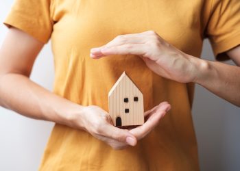 découvrez notre assurance habitation complète qui protège votre foyer contre les imprévus. bénéficiez de garanties personnalisées, d'un service client réactif et d'une facilité de souscription en ligne. protégez votre maison et vos biens avec confiance.