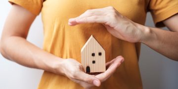 découvrez notre assurance habitation complète qui protège votre foyer contre les imprévus. bénéficiez de garanties personnalisées, d'un service client réactif et d'une facilité de souscription en ligne. protégez votre maison et vos biens avec confiance.