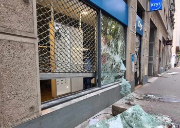 découvrez comment le fonds de 775 millions d'euros vise à soutenir les zones touchées par les émeutes en france. informations sur l'utilisation, les bénéficiaires et les objectifs de cette aide financière exceptionnelle.