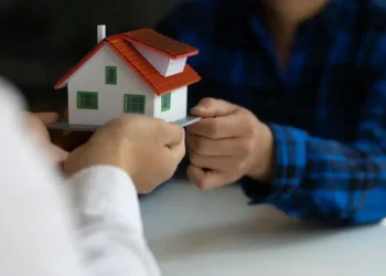 découvrez l'assurance habitation proposée par métropoles : des garanties complètes pour protéger votre logement et vos biens au meilleur prix. obtenez un devis gratuit et personnalisé en quelques minutes.