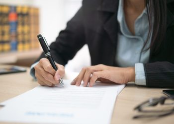 découvrez les secrets d’un contrat d’assurance : garanties, exclusions et conseils pour bien choisir et comprendre votre protection.