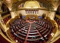 le sénat approuve une surprime exceptionnelle en réponse aux récentes émeutes, visant à soutenir les forces de l'ordre et renforcer la sécurité publique.