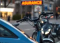 Comment l’assurance auto couvre les accidents impliquant des vélos électriques